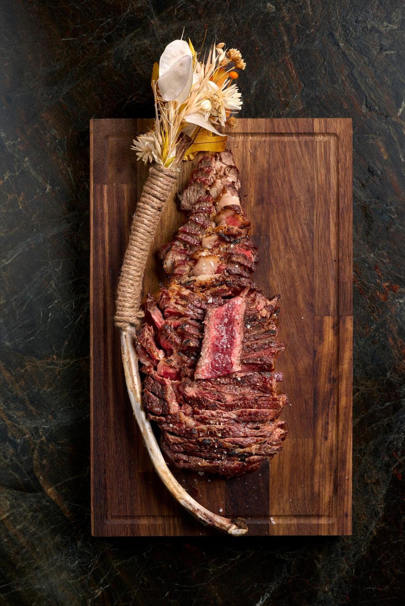 Grand Hyatt Barcelona Ξενοδοχείο Εξωτερικό φωτογραφία A grilled tomahawk steak